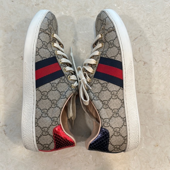 Women’s Gucci ace gg supreme sneaker size 38 1/2 barely worn - Picture 5 of 5